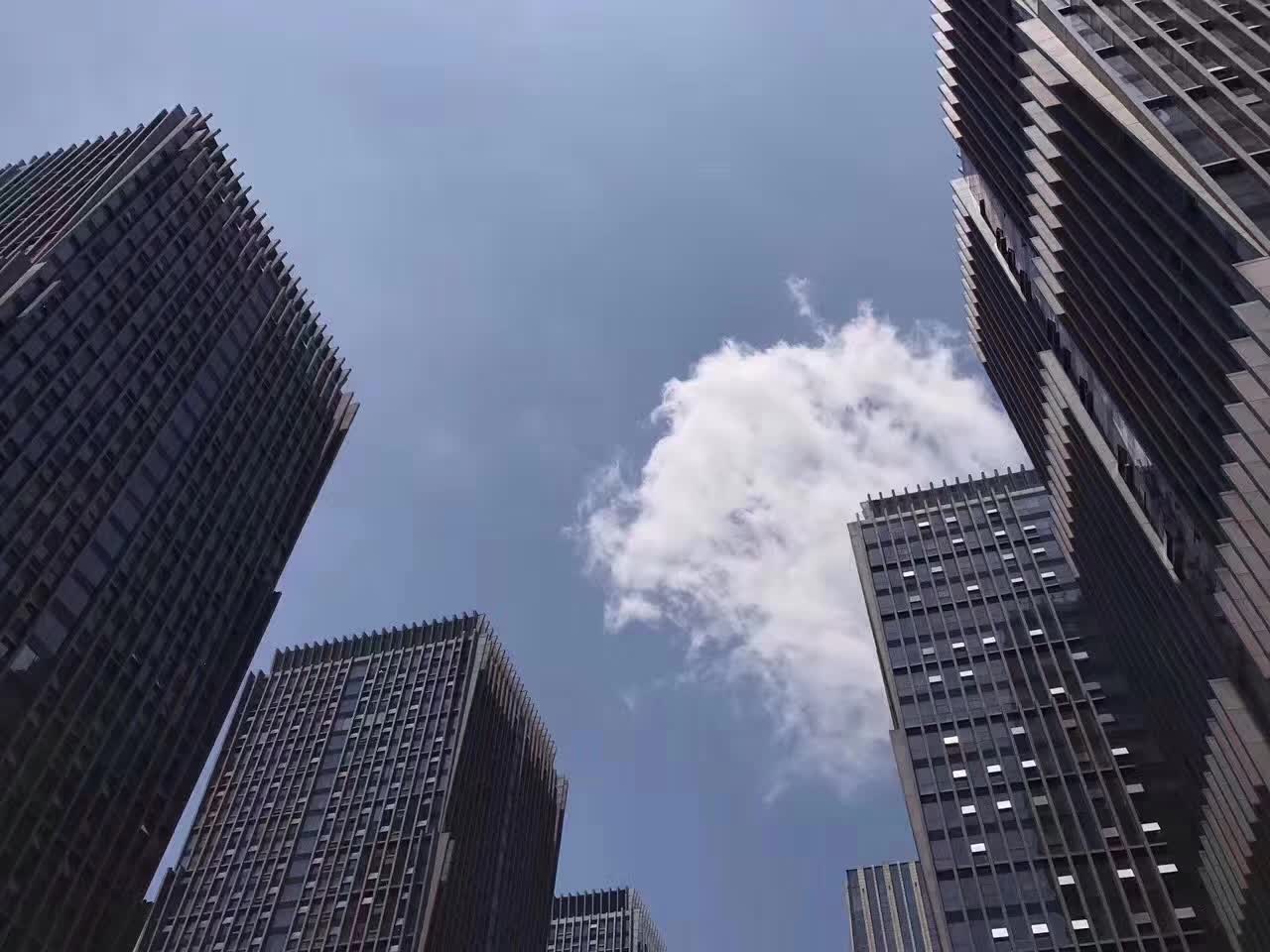 企业跨境投资，香港为何是出海第一站？